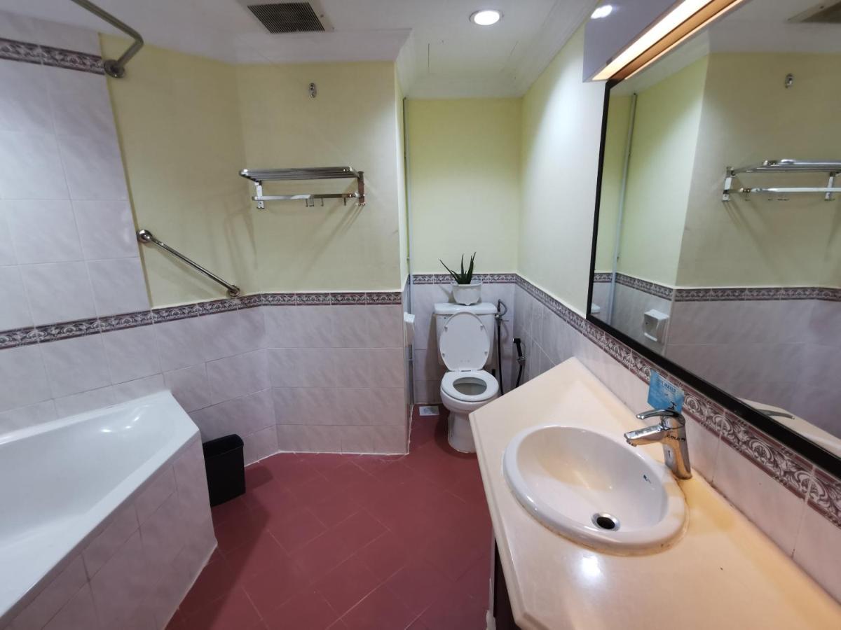 Lotus Desaru Beach Resort, 2 Bdrms, W/Splash Park Bandar Penawar 외부 사진